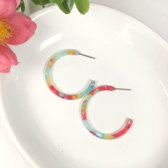 Resin Tortoise Shell Hoop Earrings - Picture 2 of 5